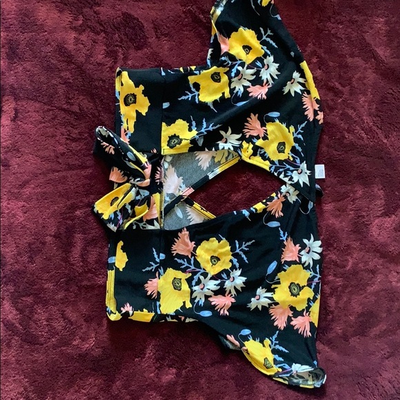 Cropped top - Picture 2 of 2